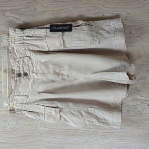BLANK NYC Lyocell Safari Cargo Shorts Cream Size Medium NEW